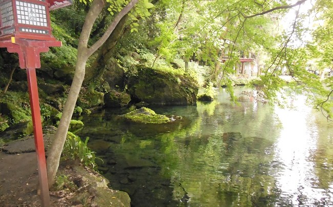 出流原湧水池